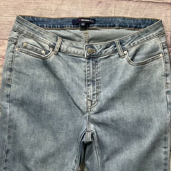 Denim 24/7 Womens Jeans sz 14W Light Wash Denim Gold Metallic Embellishment x28" - Picture 3 of 11